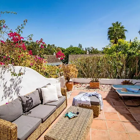 En- Cozy Andalusian Style Townhouse In Holiday home Marbella