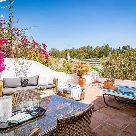 En- Cozy Andalusian Style Townhouse In * Marbella