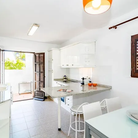 En- Cozy Andalusian Style Townhouse In * Marbella