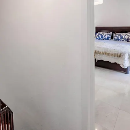En- Cozy Andalusian Style Townhouse In Marbella