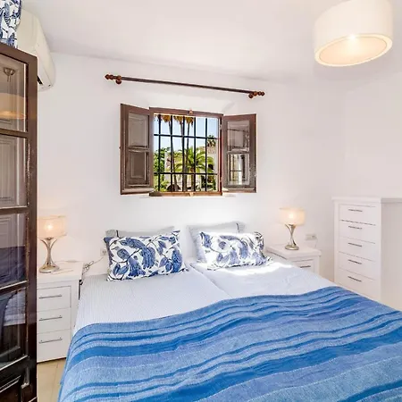En- Cozy Andalusian Style Townhouse In * Marbella